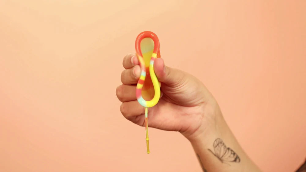 Demonstrativo da flexibilidade do disco menstrual Lumma