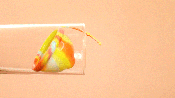 Breve demonstração de como utilizar o cordão para remover seu disco menstrual Lumma